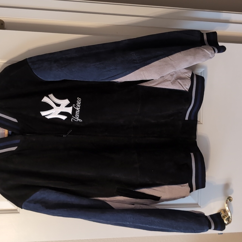 GIII Vintage New York Yankees Varsity Suede Cost.